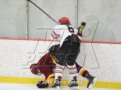 Thumbnail 2 in St. Joseph vs. Greenwich (FCIAC Semifinal) photogallery.