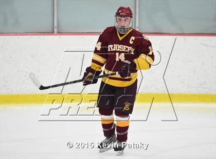 Thumbnail 3 in St. Joseph vs. Greenwich (FCIAC Semifinal) photogallery.