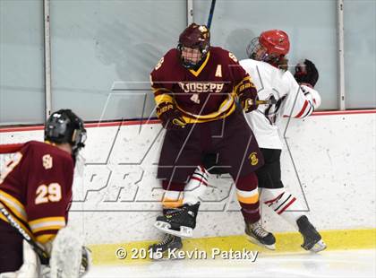 Thumbnail 2 in St. Joseph vs. Greenwich (FCIAC Semifinal) photogallery.