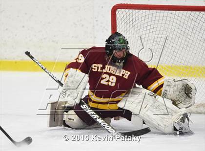 Thumbnail 1 in St. Joseph vs. Greenwich (FCIAC Semifinal) photogallery.