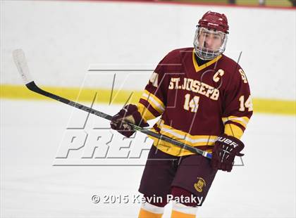 Thumbnail 2 in St. Joseph vs. Greenwich (FCIAC Semifinal) photogallery.