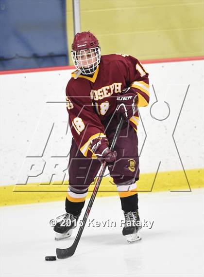 Thumbnail 2 in St. Joseph vs. Greenwich (FCIAC Semifinal) photogallery.