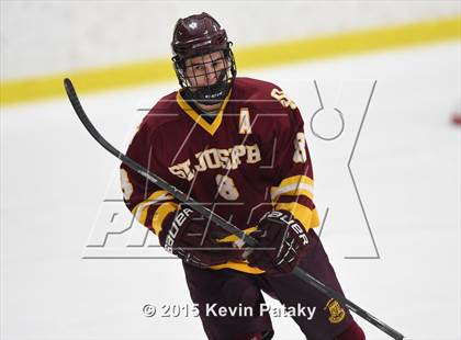 Thumbnail 2 in St. Joseph vs. Greenwich (FCIAC Semifinal) photogallery.