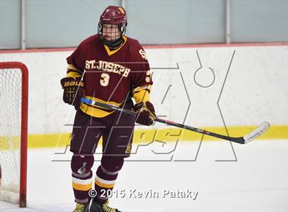 Thumbnail 2 in St. Joseph vs. Greenwich (FCIAC Semifinal) photogallery.