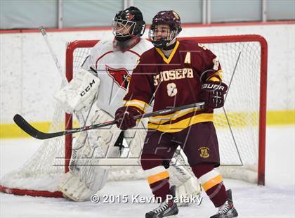 Thumbnail 2 in St. Joseph vs. Greenwich (FCIAC Semifinal) photogallery.