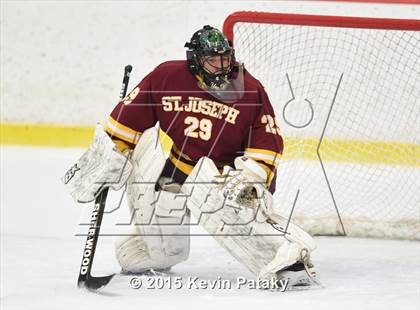 Thumbnail 2 in St. Joseph vs. Greenwich (FCIAC Semifinal) photogallery.