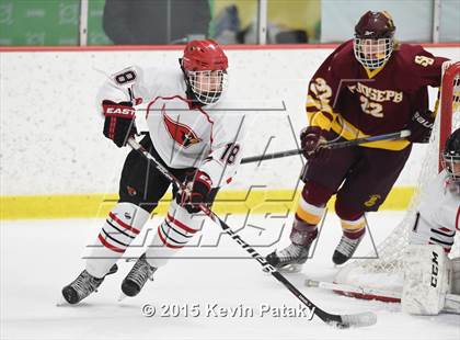 Thumbnail 2 in St. Joseph vs. Greenwich (FCIAC Semifinal) photogallery.