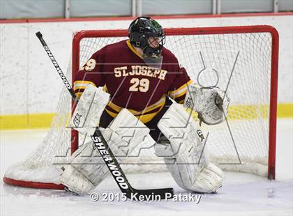 Thumbnail 3 in St. Joseph vs. Greenwich (FCIAC Semifinal) photogallery.
