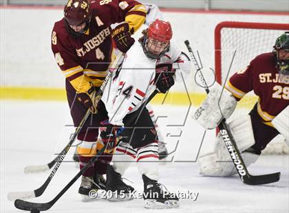 Thumbnail 3 in St. Joseph vs. Greenwich (FCIAC Semifinal) photogallery.
