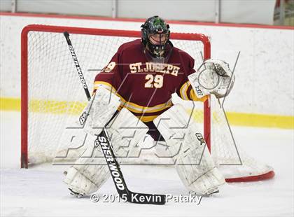Thumbnail 2 in St. Joseph vs. Greenwich (FCIAC Semifinal) photogallery.