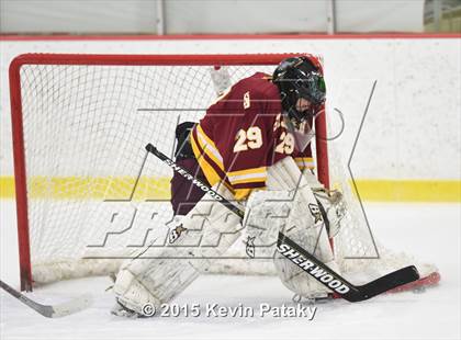 Thumbnail 2 in St. Joseph vs. Greenwich (FCIAC Semifinal) photogallery.