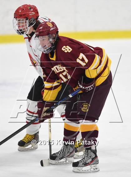 Thumbnail 3 in St. Joseph vs. Greenwich (FCIAC Semifinal) photogallery.
