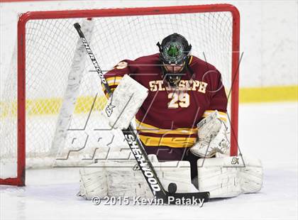 Thumbnail 3 in St. Joseph vs. Greenwich (FCIAC Semifinal) photogallery.