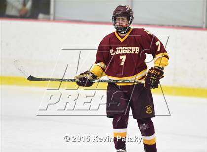 Thumbnail 3 in St. Joseph vs. Greenwich (FCIAC Semifinal) photogallery.