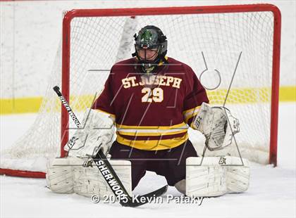 Thumbnail 2 in St. Joseph vs. Greenwich (FCIAC Semifinal) photogallery.