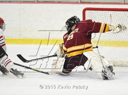 Thumbnail 3 in St. Joseph vs. Greenwich (FCIAC Semifinal) photogallery.
