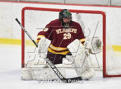 Thumbnail 3 in St. Joseph vs. Greenwich (FCIAC Semifinal) photogallery.