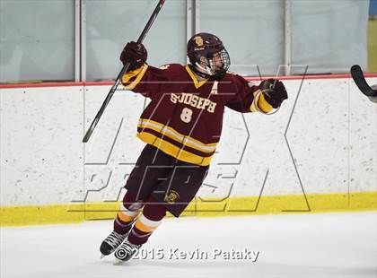Thumbnail 2 in St. Joseph vs. Greenwich (FCIAC Semifinal) photogallery.