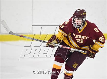 Thumbnail 2 in St. Joseph vs. Greenwich (FCIAC Semifinal) photogallery.