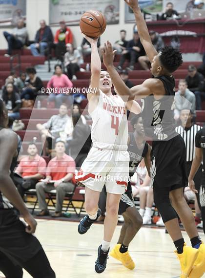 Thumbnail 2 in Mount Si vs. Pebblebrook (Rancho Mirage Holiday Invitational) photogallery.