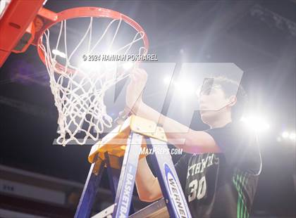 Thumbnail 1 in Skutt Catholic vs. Norris (NSAA Class B Final) photogallery.