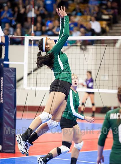 Thumbnail 3 in Valley vs. Bishop Machebeuf (CHSAA 3A Pool 2) photogallery.