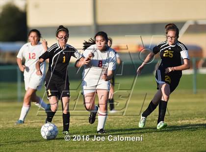 Thumbnail 3 in Lee [Robert E.] vs East Central (BAC West) photogallery.