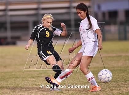 Thumbnail 2 in Lee [Robert E.] vs East Central (BAC West) photogallery.