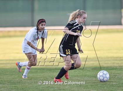 Thumbnail 1 in Lee [Robert E.] vs East Central (BAC West) photogallery.