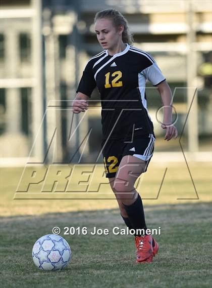 Thumbnail 2 in Lee [Robert E.] vs East Central (BAC West) photogallery.