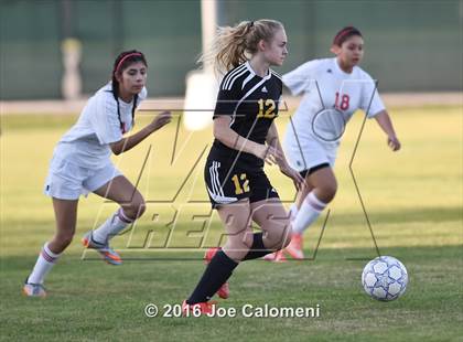 Thumbnail 2 in Lee [Robert E.] vs East Central (BAC West) photogallery.