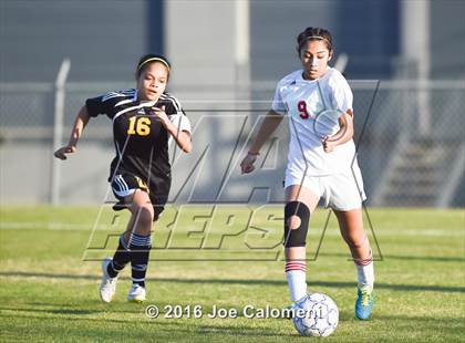 Thumbnail 2 in Lee [Robert E.] vs East Central (BAC West) photogallery.
