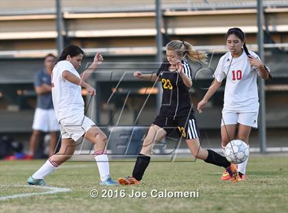 Thumbnail 3 in Lee [Robert E.] vs East Central (BAC West) photogallery.