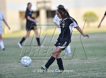 Thumbnail 3 in Lee [Robert E.] vs East Central (BAC West) photogallery.