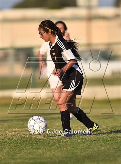 Thumbnail 2 in Lee [Robert E.] vs East Central (BAC West) photogallery.