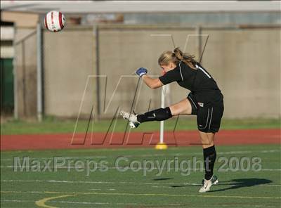 Thumbnail 3 in Thousand Oaks vs. Wilson (CIF SoCal D1 Regional Final) photogallery.