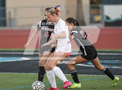 Thumbnail 3 in Los Alamitos vs San Clemente photogallery.