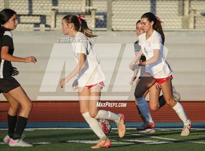 Thumbnail 3 in Los Alamitos vs San Clemente photogallery.