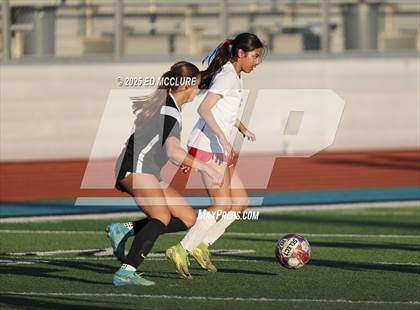 Thumbnail 3 in Los Alamitos vs San Clemente photogallery.