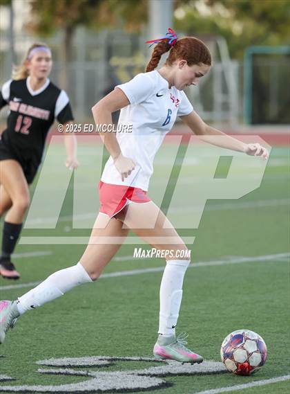 Thumbnail 3 in Los Alamitos vs San Clemente photogallery.