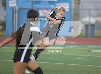 Thumbnail 3 in Los Alamitos vs San Clemente photogallery.