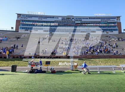 Thumbnail 2 in Lamar vs. Lutheran - MSHSAA Class 2 Show-Me Bowl photogallery.