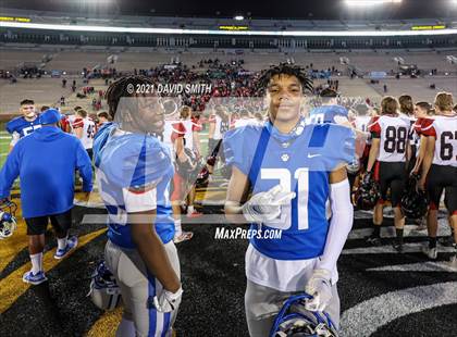 Thumbnail 2 in Lamar vs. Lutheran - MSHSAA Class 2 Show-Me Bowl photogallery.