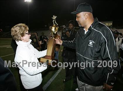 Thumbnail 3 in Fulton vs. View Park (CIF LA City Section 8-Man Final) photogallery.