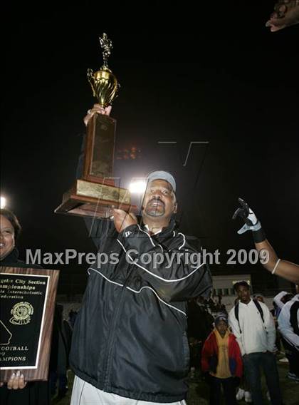 Thumbnail 1 in Fulton vs. View Park (CIF LA City Section 8-Man Final) photogallery.