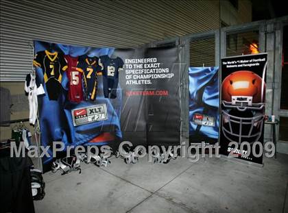 Thumbnail 3 in Fulton vs. View Park (CIF LA City Section 8-Man Final) photogallery.