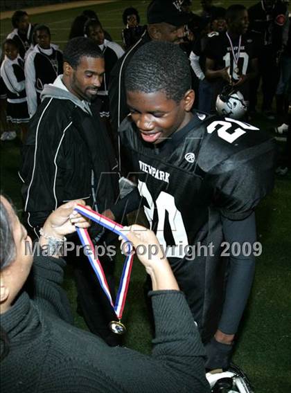 Thumbnail 2 in Fulton vs. View Park (CIF LA City Section 8-Man Final) photogallery.