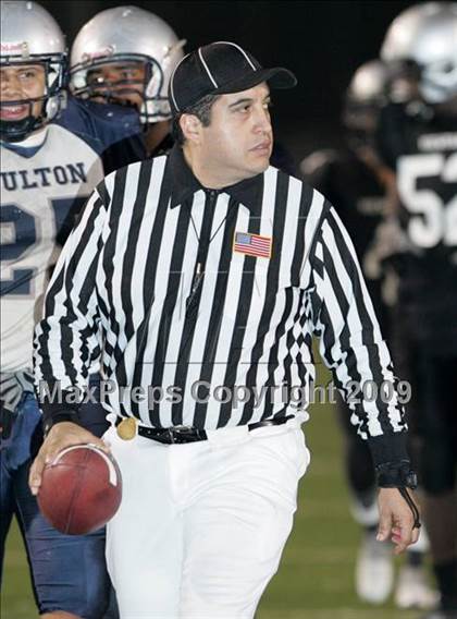 Thumbnail 2 in Fulton vs. View Park (CIF LA City Section 8-Man Final) photogallery.