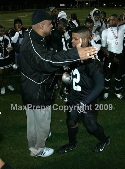 Thumbnail 3 in Fulton vs. View Park (CIF LA City Section 8-Man Final) photogallery.