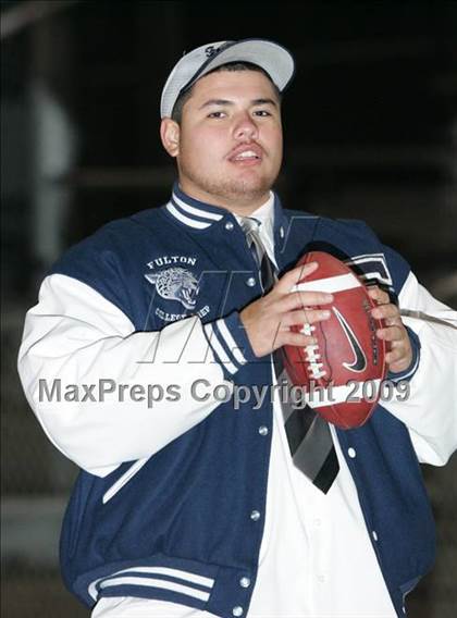 Thumbnail 1 in Fulton vs. View Park (CIF LA City Section 8-Man Final) photogallery.